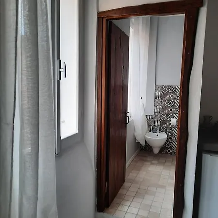 Apartment La Finestra Su *